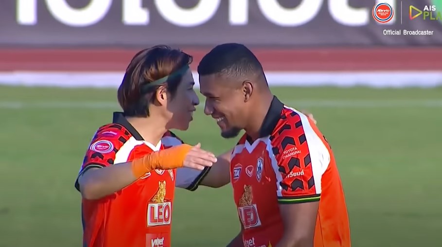 คลิปไฮไลท์ลีกคัพ พิษณุโลก เอฟซี 1-2 เชียงราย ยูไนเต็ด Phitsanulok 1-2 Chiangrai United